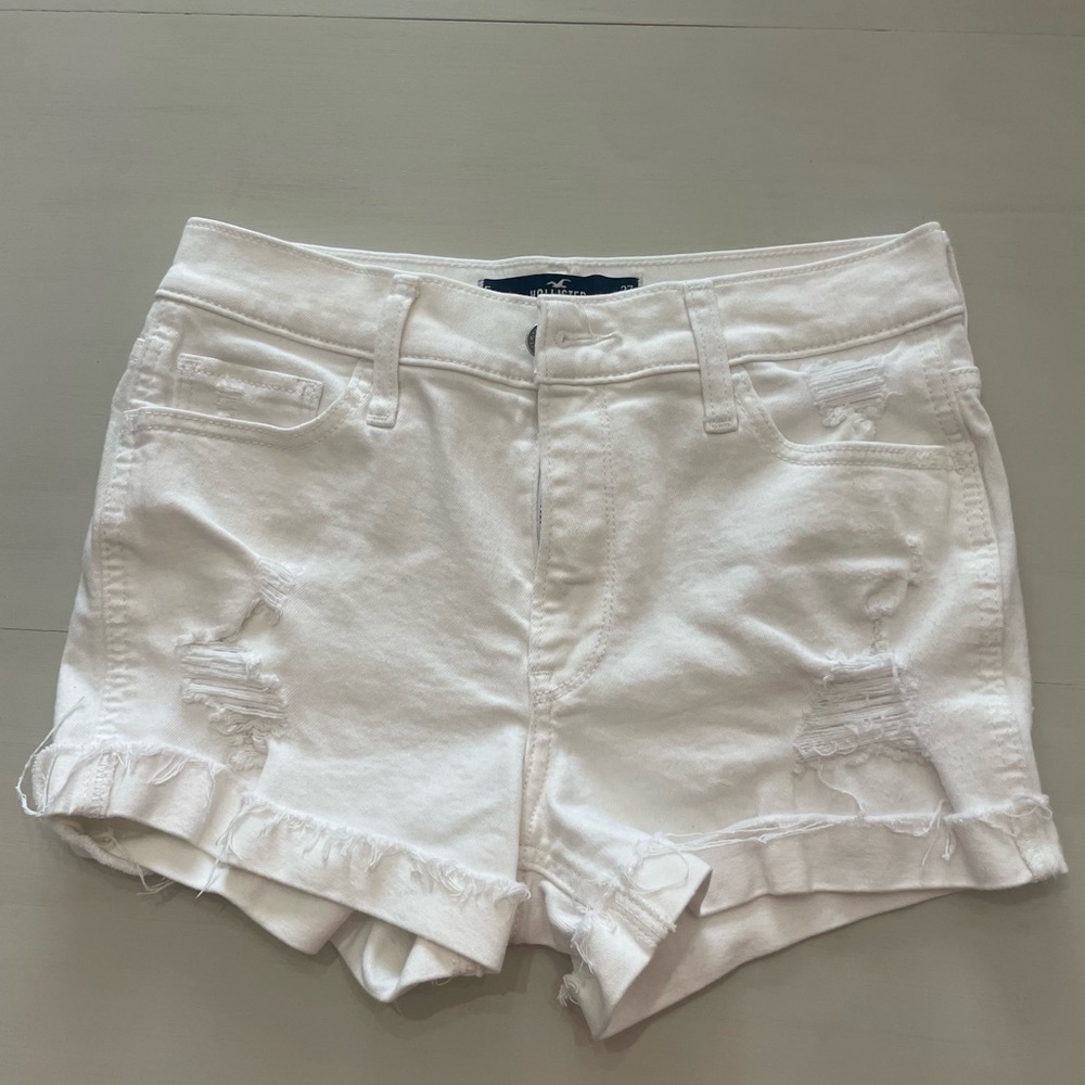 Hollister White High-Rise Distressed Jean Shorts, size 5 (w27)